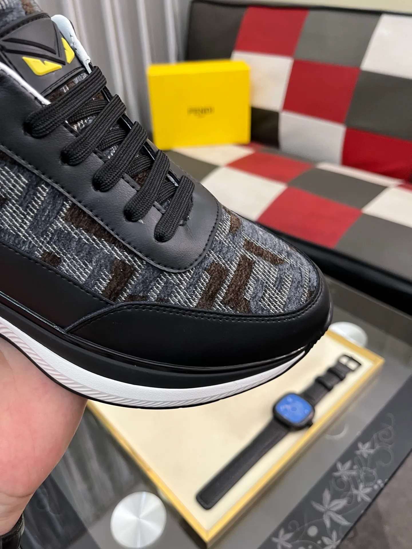 Men's Men's Shoes💰458⌚️⌚️[FENDI] Fendi's classic and comfortable men's, this complex sneaker is made of soft calfskin➕genuine leather lining➕original ultra-light rubber material with rough outsole. This unique light style is suitable for the casual and refined sensibility of this season. It is comfortable and natural on the feet. It is an everyday style for casual travel in autumn and winter! 38−444️⃣colors available